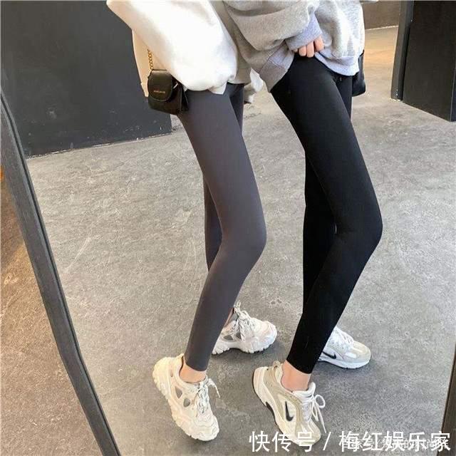 最近火了一种新穿法,“鲨鱼裤+老爹鞋”,显瘦显高!明星都上头