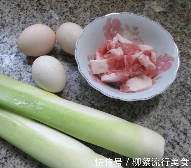 茭白|五花肉煎鸡蛋炒茭白，简单快手，鲜香下饭！
