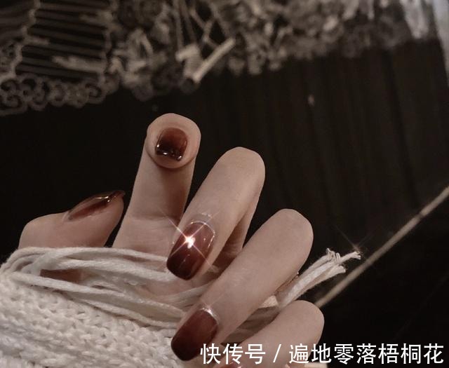 葡萄紫|超气质新年美甲,这几款让你艳压群芳,又酷又美