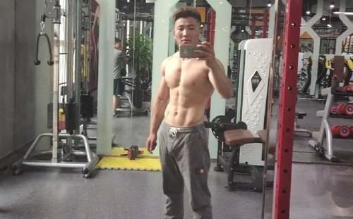 健身|一个不练腿的健身人,N多年后,他会练成什么样子?