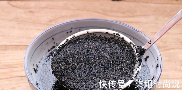 奶奶|88岁奶奶头发乌黑,精神饱满,公开她的自用方!学会大家都健康!