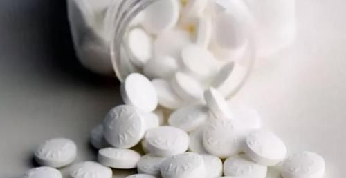 这5样“小药丸”不值钱，过期了却仍能磨粉养花，好处多多