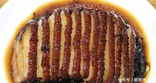 年夜饭系列梅菜扣肉，肉质肥而不腻，入口即化，学会给家人露一手