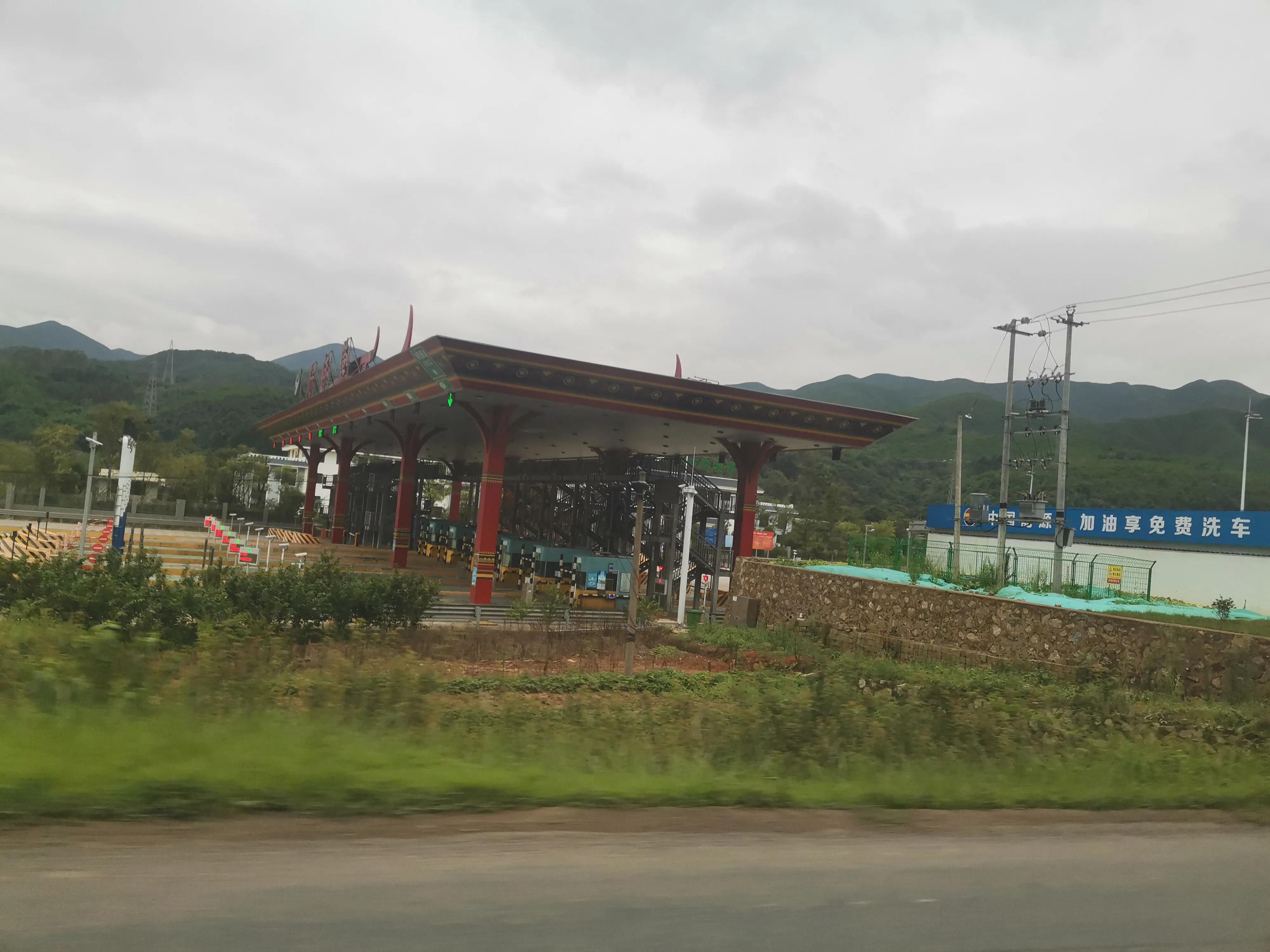 昆明|楚雄大新坝水库探钓，钓法饵料无限制，仅收50一天还能钓鲢鳙