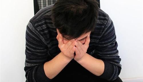 男性每天坚持做俯卧撑,几种好处不请自来,可惜许多人坚持不下去