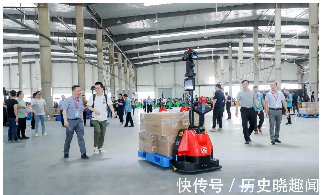 +《TIME时代》中力搬马机器人:中国世界工厂+AI的未来