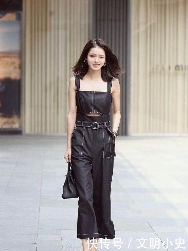 女性|时尚的紧身打底裤小姐姐,秀出魅力动人,显出女性的成熟气息