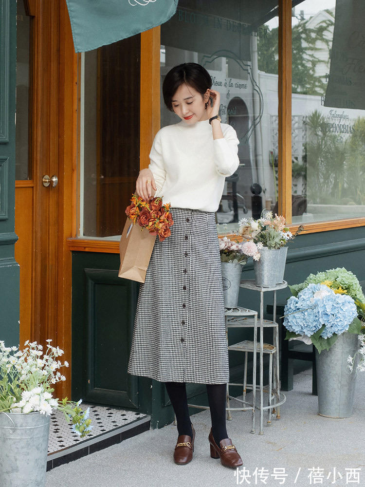 小姐姐|还是穿“半身裙”最优雅,这样搭配毛衣、针织衫,秋季的最in存在