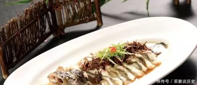 筷子|中餐摆盘也有讲究?平时你有注意吗?