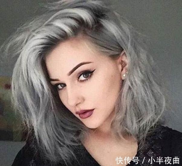 肤色深的女人,还在留黑发?试试3种流行发色,显白又时髦!