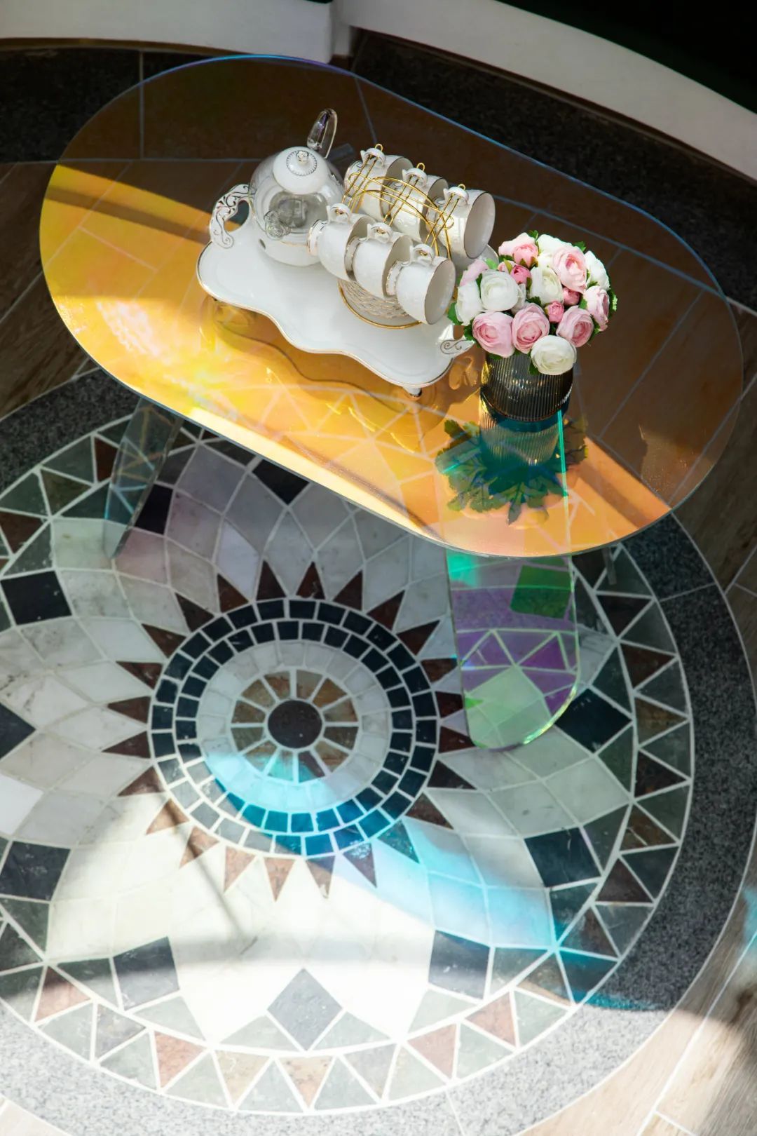 天花|360㎡现代轻奢,有琴房、有舞蹈室,还有独特的楼梯,设计很情趣