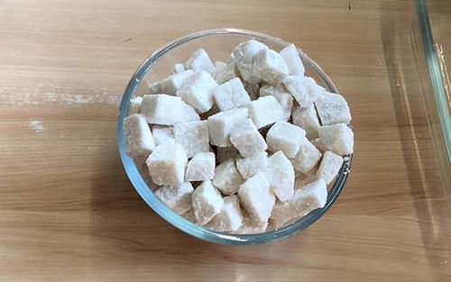 芋头创新吃法，不蒸不煮不红烧，颜值高口感好，老人小孩都爱吃