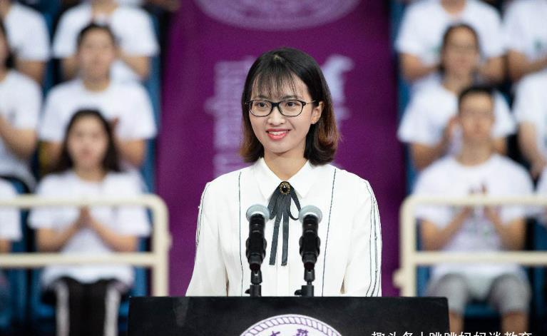 大妈|有一种“发型”叫做女大学生,后面看是大妈,前面看是韩流时尚