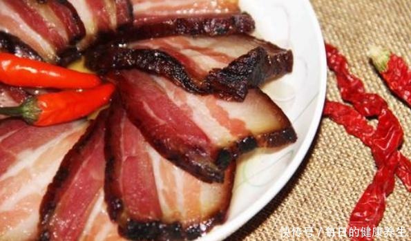  农村才能做烟熏肉学会这招，城里也能熏，味道更香，放1年不坏