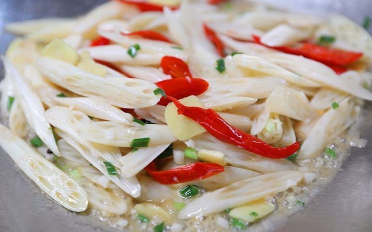 健康|穷人的“阿胶”找到了,每天炒一盘,排出毒素,肌肤水嫩年轻