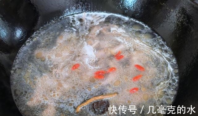 猪心汤|集市上遇到这食材别不懂吃,营养极高,用它煮汤喝,比吃羊肉汤强!