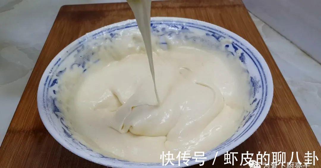 第一次用电饼铛做蛋糕,没想到这么简单,孩子说比卖的香,真解馋