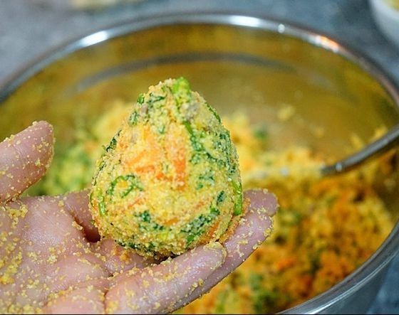 玉米面窝窝头这样做,营养健康又香软美味,一上桌就被家人抢着吃