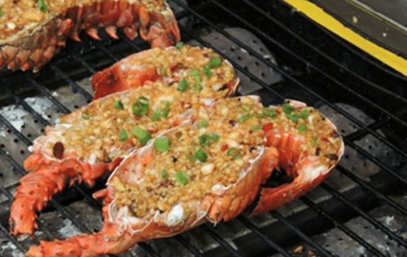 大胃王到越南吃海鲜,点20只螃蟹50只大龙虾,结账完却被老板叫住