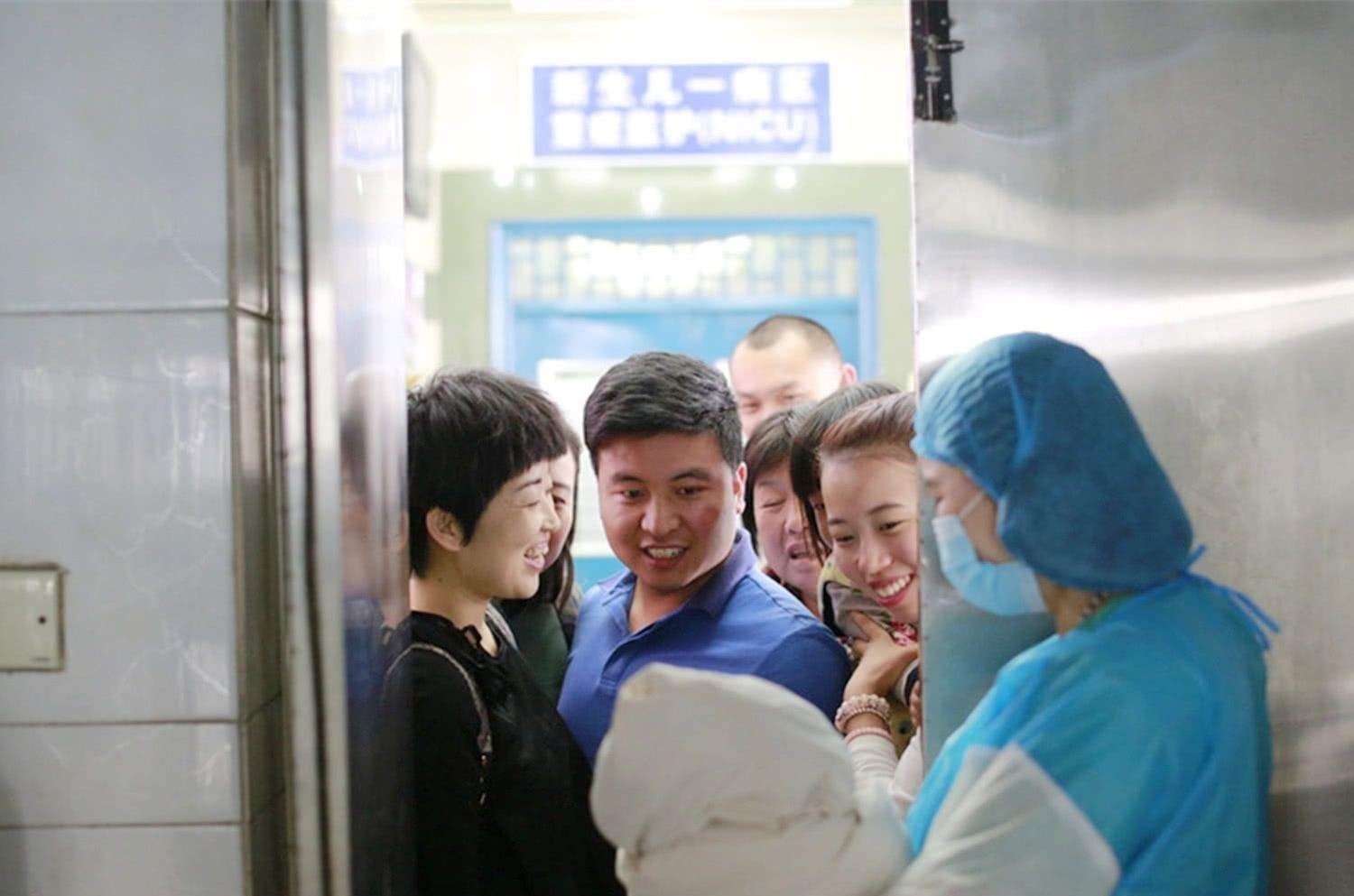 孕妈|最美新生儿出生,医生护士惊呆:上辈子做了什么好事得来的颜值