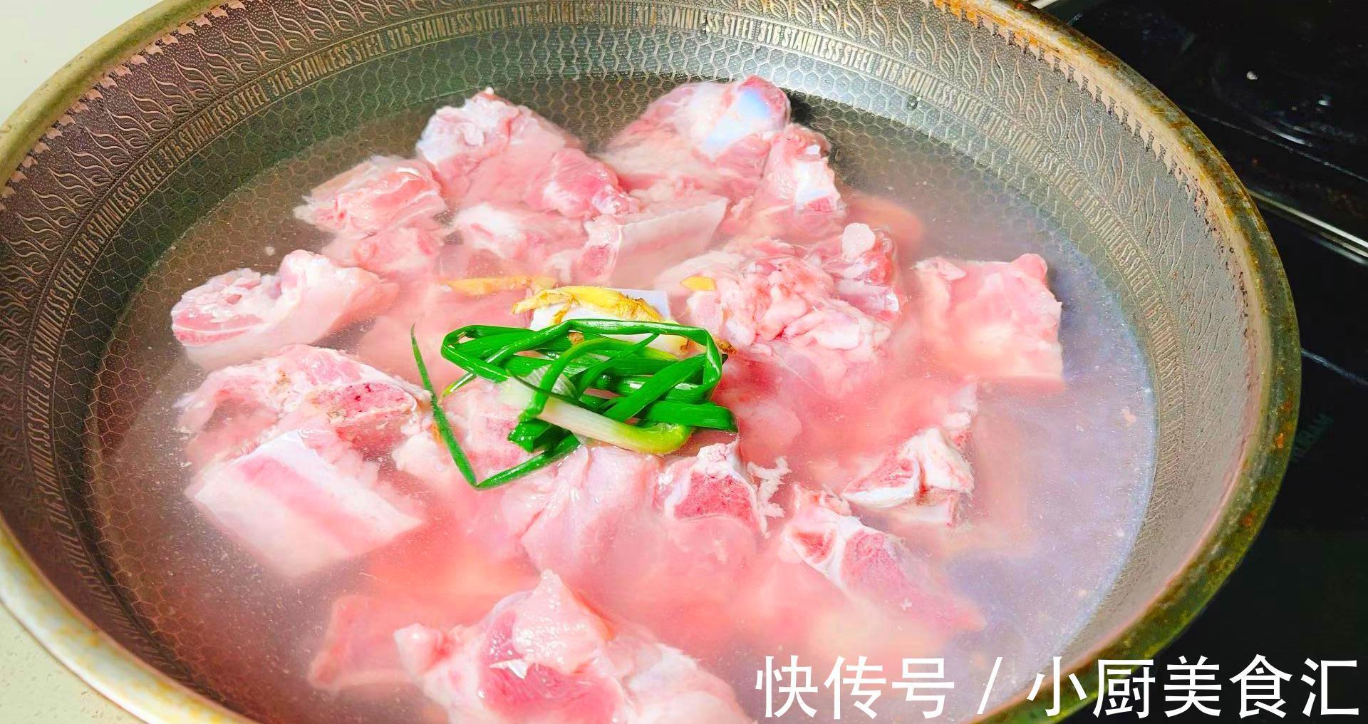 碱性水|炖排骨，有人先焯水，有人直接炖！厨师长：都不对，教您正确做法