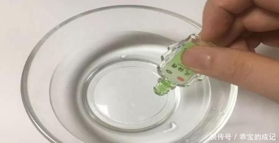 男人|睡前“风油精”涂肚脐上,第二天起床后的变化,多数男人表示受用