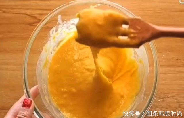  不用烤箱和打发器，也能做出蓬松渲染的蛋糕，慢妈教你做法零失败