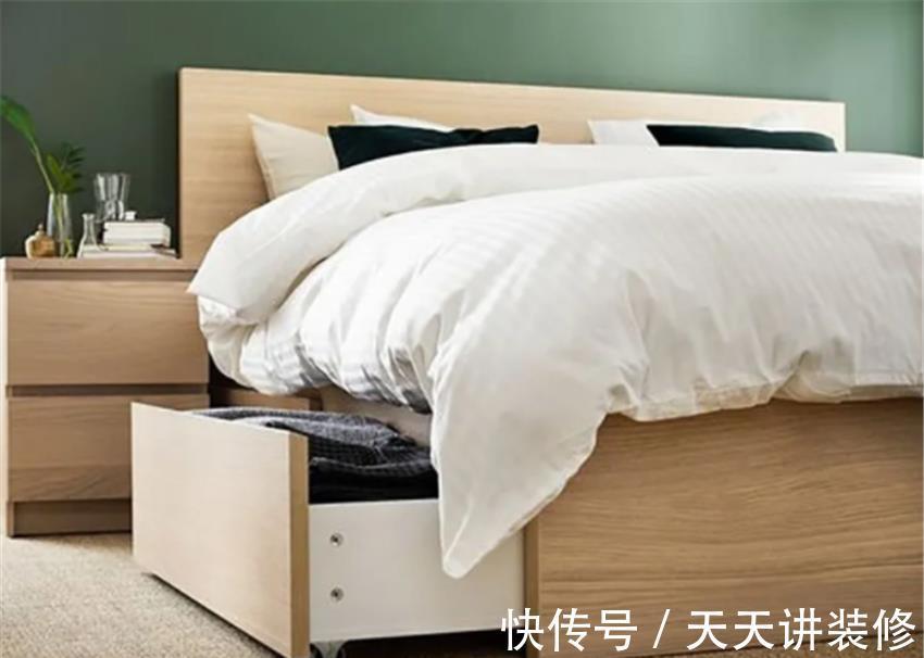 居室|35㎡小公寓,夫妻俩把床抬高1米后睡在“盒子”里?这设计够巧妙