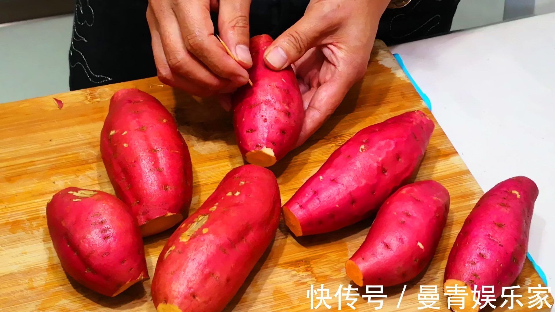 电饭锅烤红薯，可别直接上锅烤，2个小技巧，红薯又香又甜不烧心