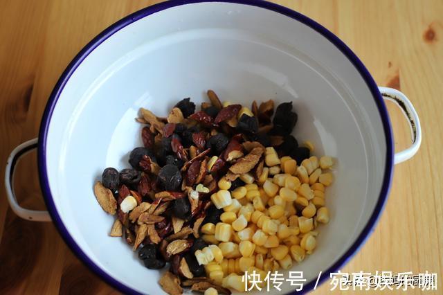 蒸锅|这早餐简单快手、好吃饱腹,一次多蒸点,冻起来随吃随取特省事