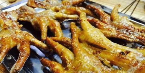 开心|老板希望你多拿的烧烤食物,越拿多越开心,你以后还买吗