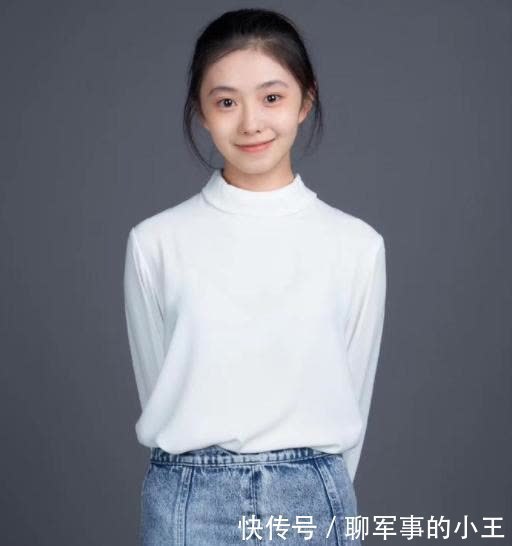 谋女郎|“谋女郎”刘浩存体重82斤,一双漫画腿让人挪不开眼,少女感十足