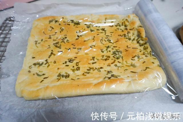 面包|我把面包做成了大饼，女儿却说特别好吃，早餐吃了两大块