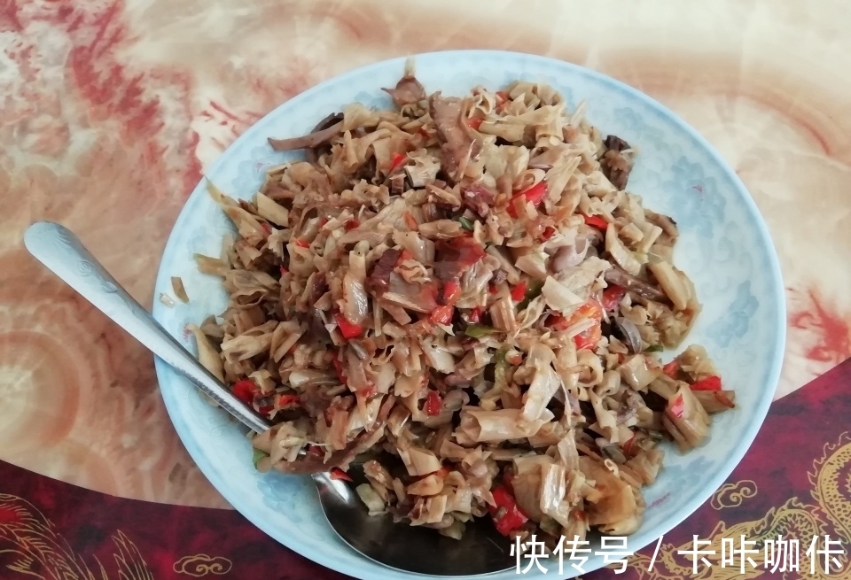 小炒苦瓜|晒晒婆婆做的午餐,4菜1汤,营养又健康,网友:这是亲妈吧