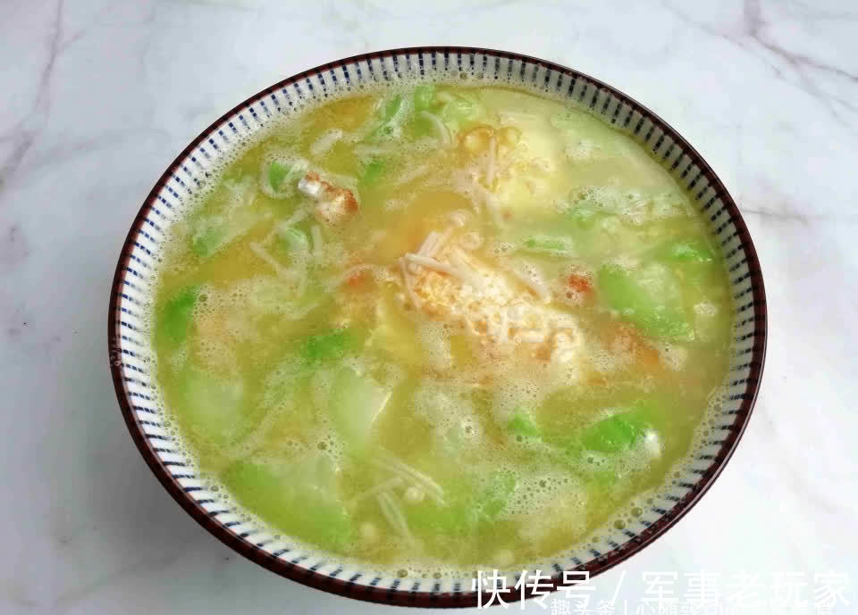 腊鸡肉|午餐只有4菜1汤，发朋友圈却人人羡慕，网友：嫁对老公了，真幸福