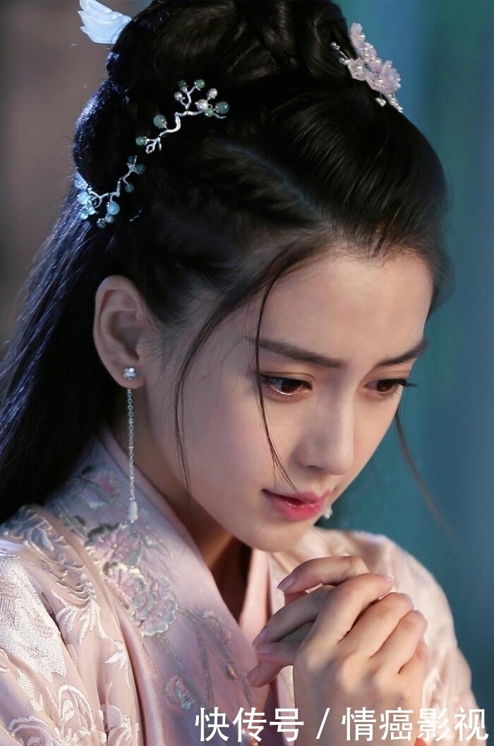 关晓彤,下一个Angelababy杨颖?