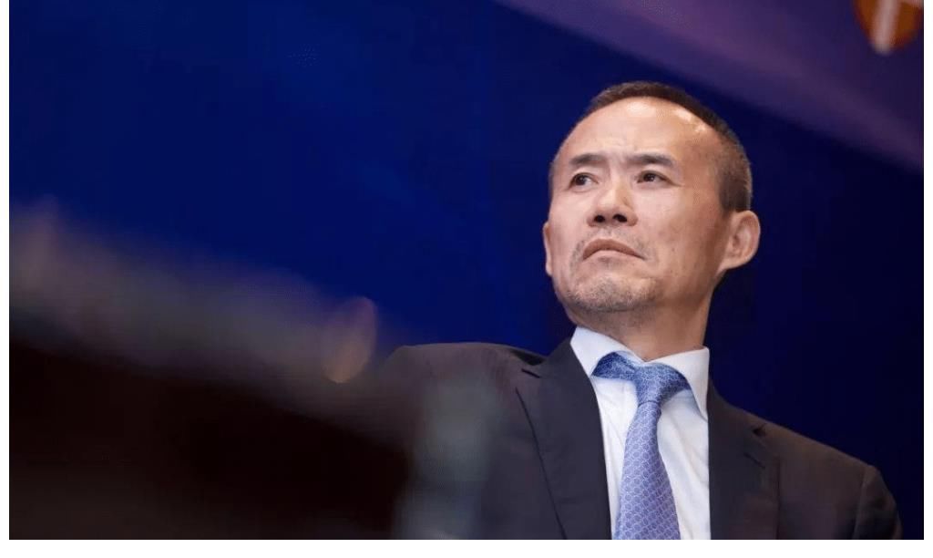 71歲王石吃播首秀，評論區(qū)滿是質(zhì)疑：這么大年紀(jì)還博關(guān)注，圖什么