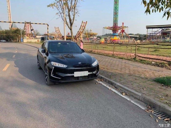 国产车|享受放荡不羁的赛力斯SF5，黑赛所向披靡！