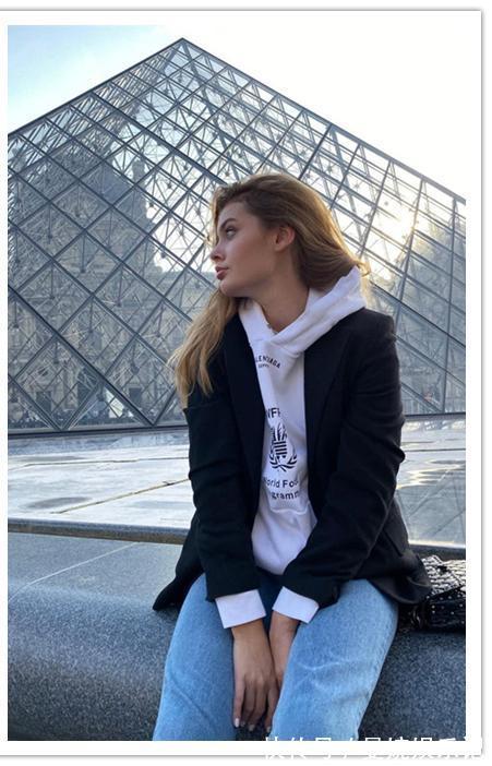 搭配|“连帽卫衣”有了新穿搭思路:以连帽补缺,3个搭配技巧实用易学