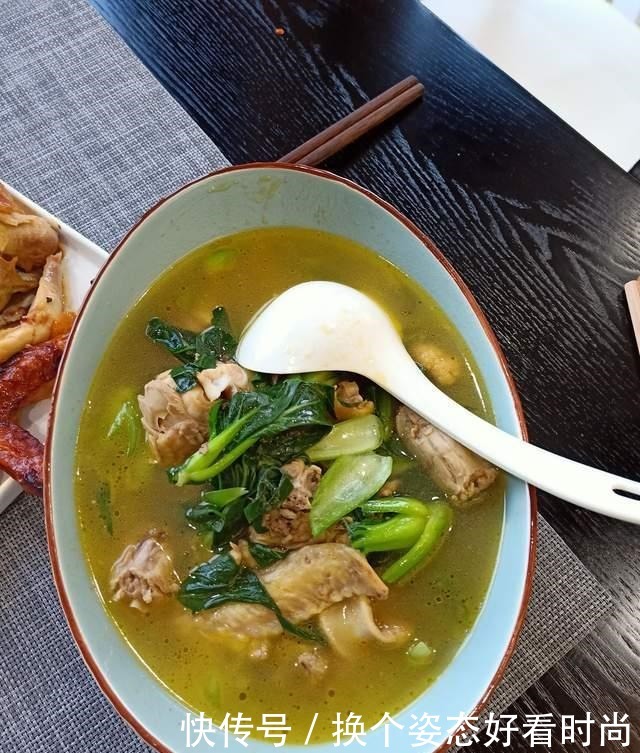 炖鸡汤|1只鸡2道菜,个个好吃又简单,沸腾了朋友圈,网友宝藏吃货
