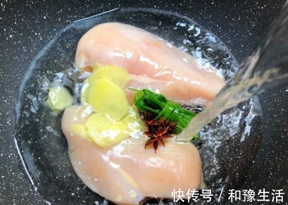 搅拌均匀|天热，吃牛羊肉都不如多吃它，五分钟简单拌一拌，营养开胃又下饭