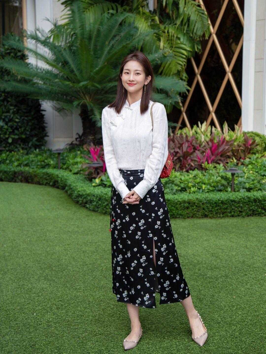 西装外套|又到了穿碎花裙的季节,这几款时髦百搭又减龄,洋气精致不出错