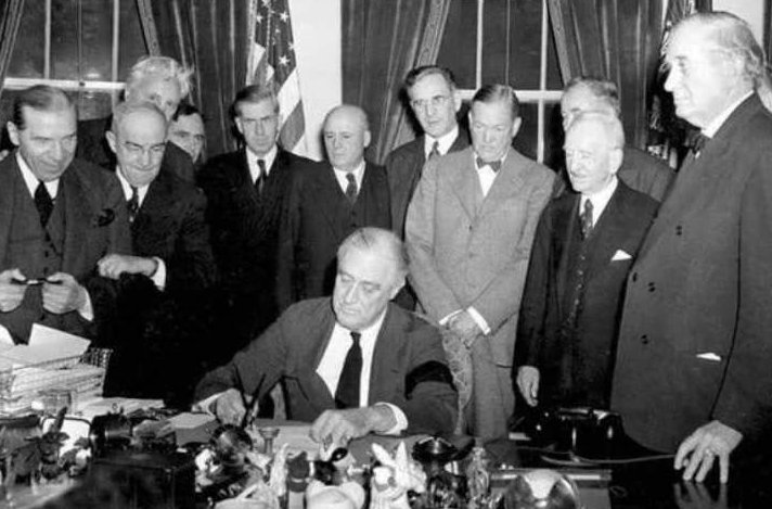 次世界大战|二战开始后，美国参战前在干什么？看完才知：什么叫当年真惹不起