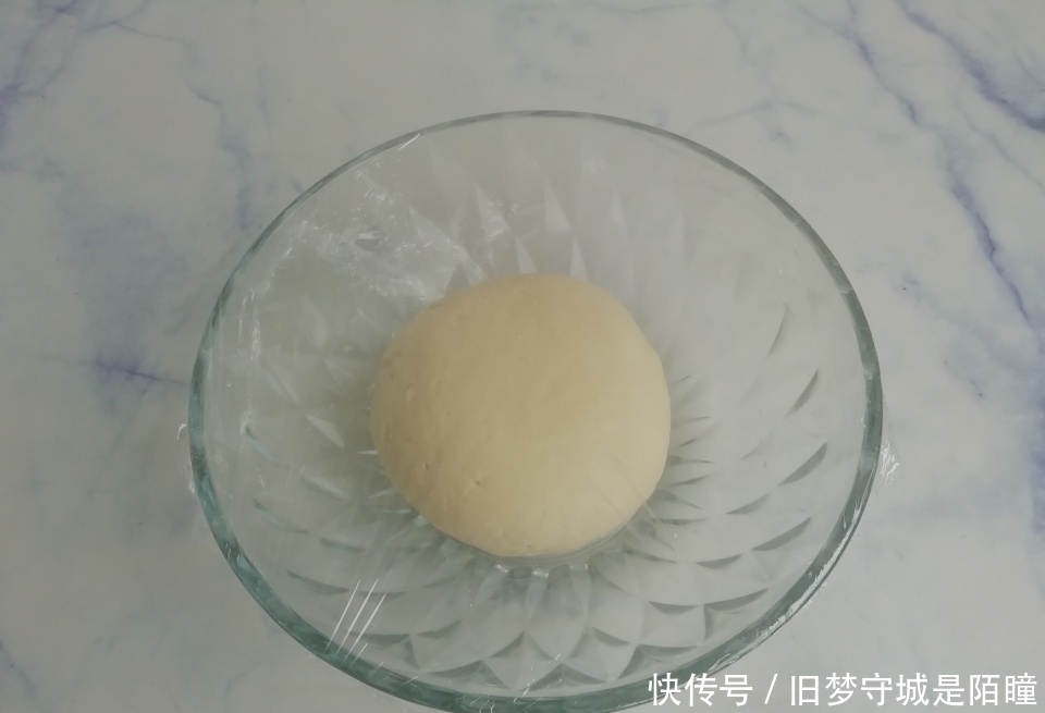 教你做|教你做孩子爱吃的奶黄包,香甜松软,奶香浓郁,一顿3个不够吃!