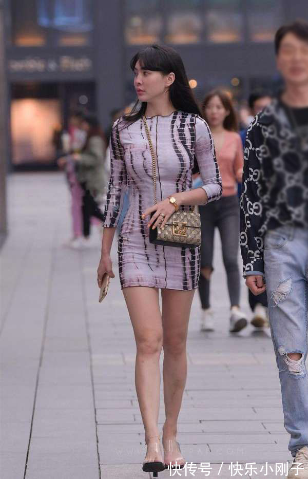穿搭 包臀裙,展现最美的身姿,让爱穿搭的女生,美丽又出众