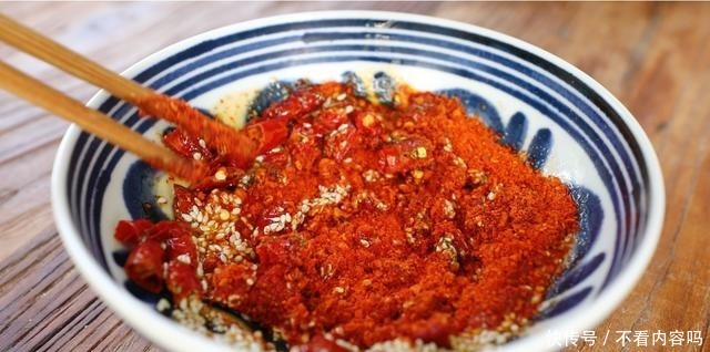 我家就爱这菜吃包菜,一次腌2瓶,吃饭来点特下饭,简单好吃