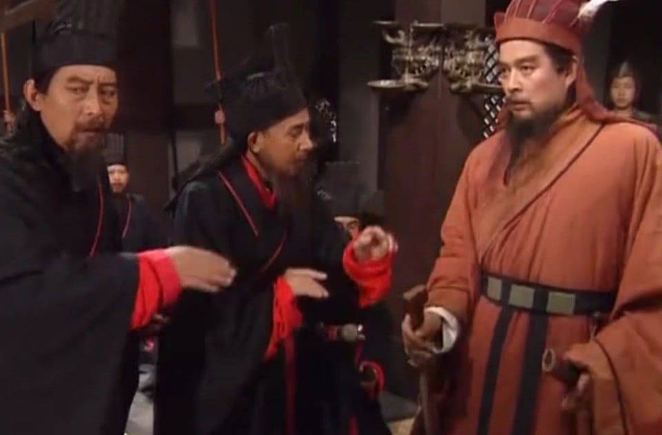 堕落|前半生像郭靖,后半生像安禄山,董卓是如何堕落的?