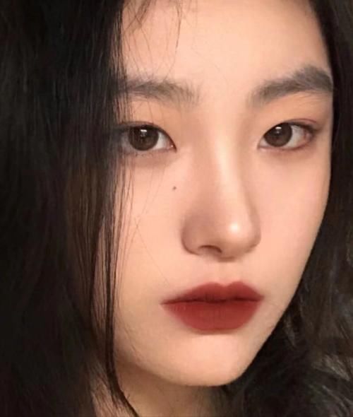 口红|40岁女人涂什么口红显年轻?这5支“港风色”,黄皮白皮都减龄