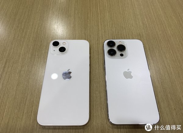 标准版|iPhone13上手体验：依旧很香！与iPhone13对比真的差很多吗？