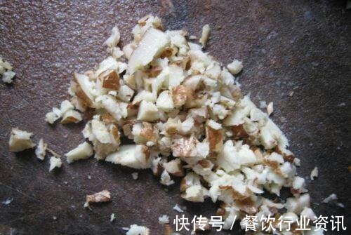 冰糖|半碗酱油搞定一只鸡——沙姜酱油鸡,入味鲜嫩,口口香醇